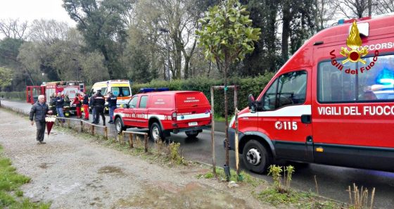 Rischia di annegare in Arno, grave un anziano