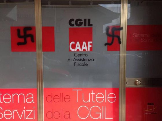 Ancora svastiche naziste su sede Anpi Carrara e a Cgil Massa