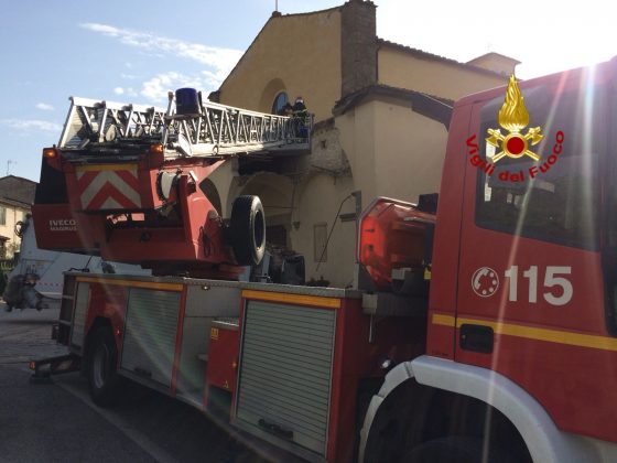 Crollo porticato chiesa: indagato autista camion rifiuti