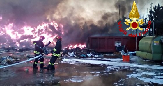 Incendio edificio industriale a Colle Val D’Elsa
