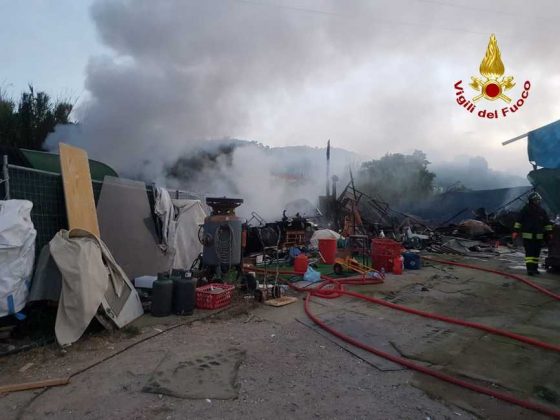 Fiamme in area stoccaggio a Portoferraio, verifiche di Arpat