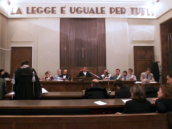 ‘Spese pazze’ Università Firenze,altro processo prof Schiavone