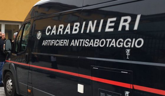 Grosseto: tenta rapina con un falso pacco bomba