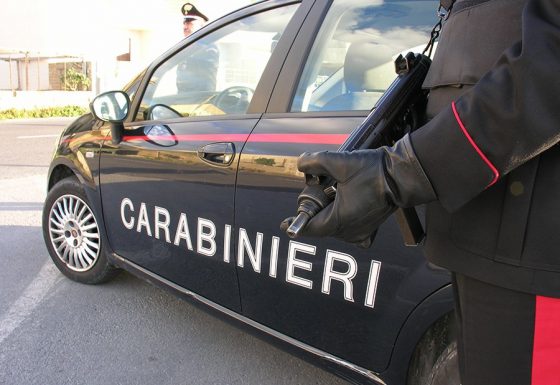 Arezzo: esce da carcere e spacca vetro ad auto moglie, arrestato