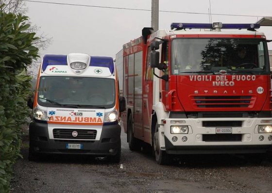 Incendio in appartamento a Pisa, grave una donna