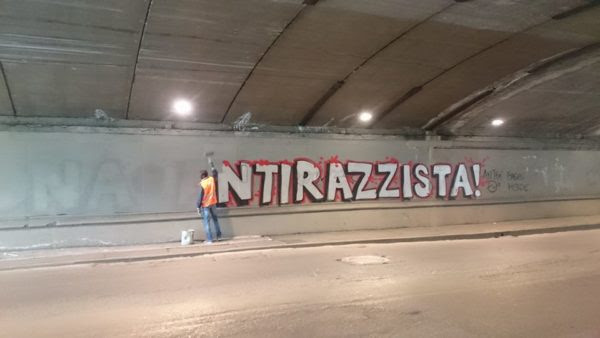 “A chi dava noia la scritta ‘Zona Antirazzista!’ nel sottopasso di via Circondaria?”