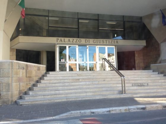 Offese su Facebook al sindaco di Grosseto Vivarelli. Condannato docente universitario