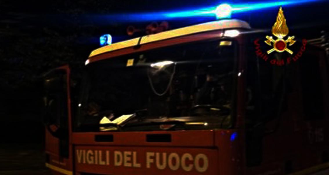 Follonica: lavanderia a fuoco, evacuati 4 appartamenti