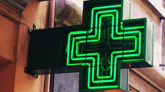 Covid, online l’elenco delle farmacie per tamponi gratuiti a studenti e loro familiari