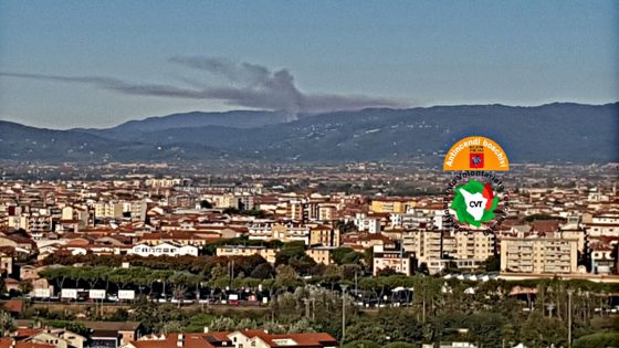 Incendio sui monti di Massa e Cozzile