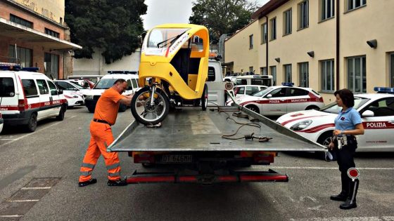Ancora un ciclomotore camuffato da risciò in centro a Firenze