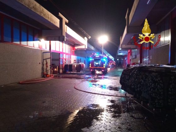 Prato: incendio e crollo in fabbrica Macrolotto, escluse vittime o feriti