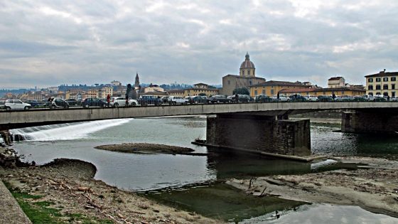 Da lunedì chiuso ai veicoli il ponte Vespucci