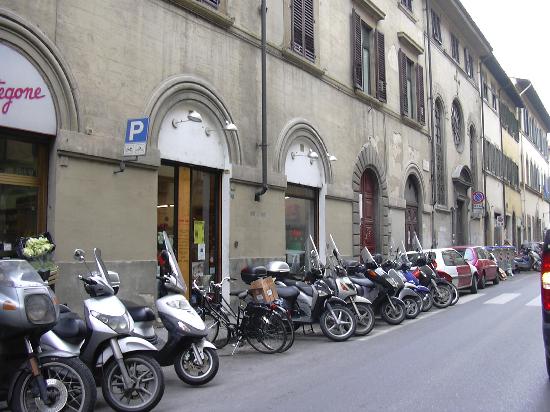 Via dei Serragli