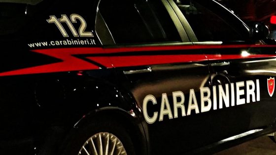 Montevarchi: con suv sfondano vetrata ipermercato e rubano bancomat