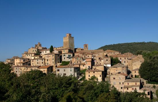 Il borgo di Petroio