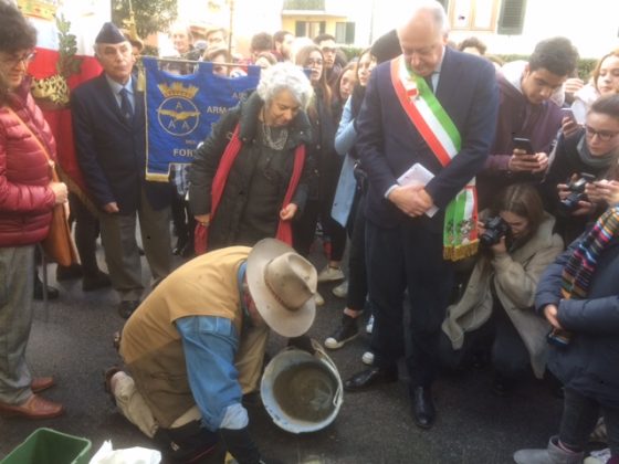 A Lucca la prima pietra d’inciampo in memoria di Elia Simoni