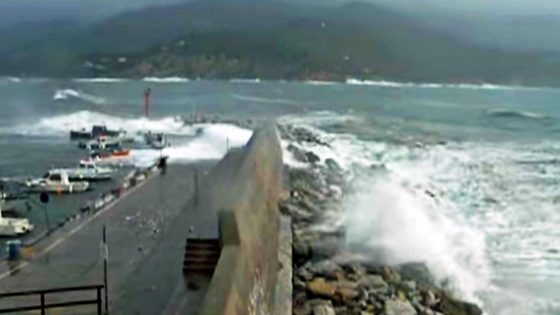 Toscana, codice giallo per mareggiate su isole