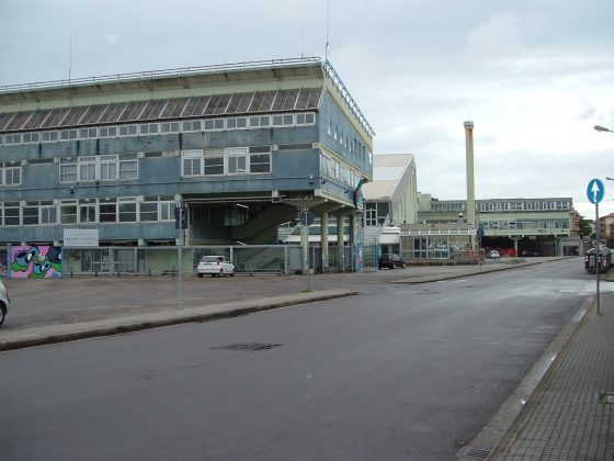 Pisa: incappucciati devastano secondo liceo in una settimana