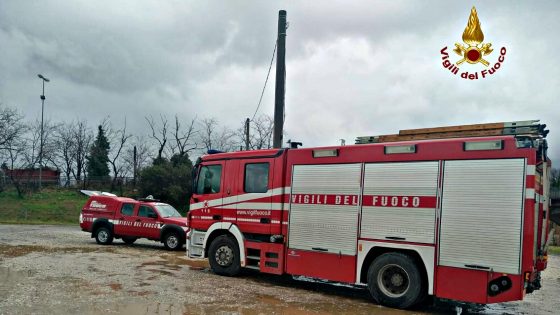 Maltempo: auto in sottopasso allagato in Maremma, 4 messi in salvo