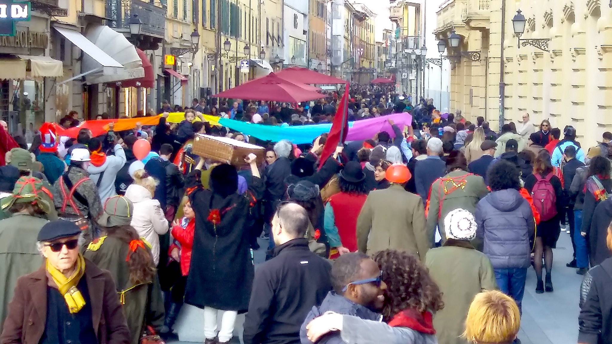 carnevale antirazzista pisa