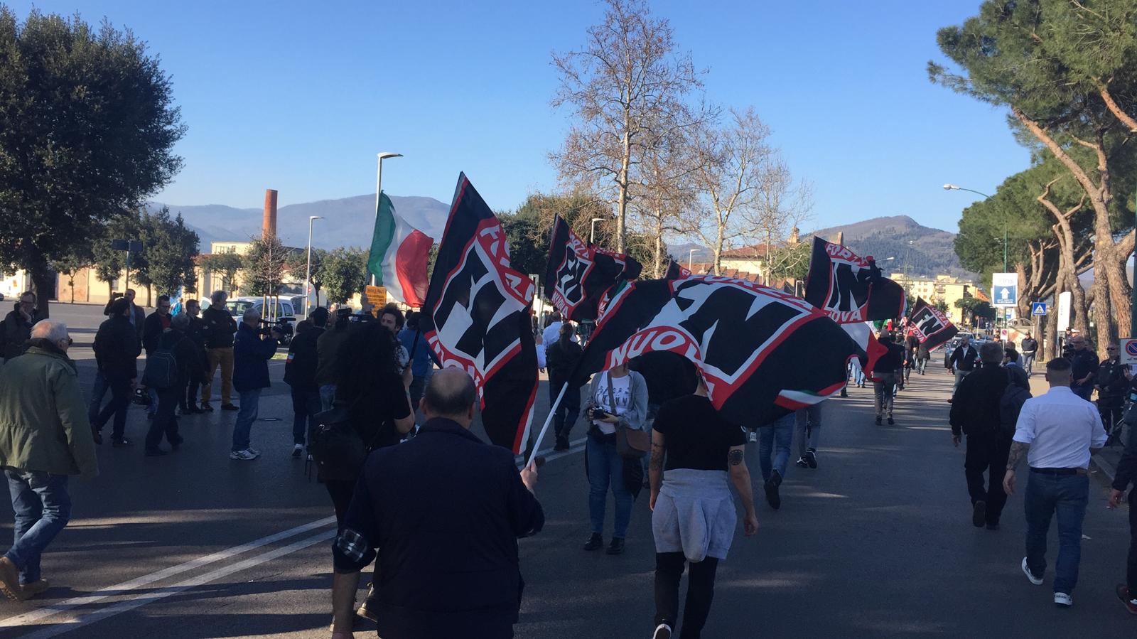 Forza Nuova sfila in 150 a Prato, “ebreo” urlato a Gad Lerner
