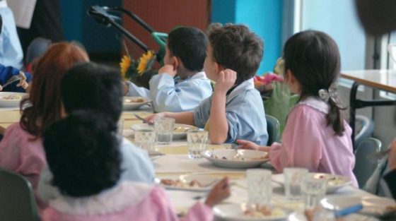 Montevarchi: pane e olio a scuola per figli di famiglie morose, Nardini ‘è inaccettabile’