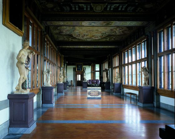 Addetto vigilanza muore per malore agli Uffizi, trovato da turisti
