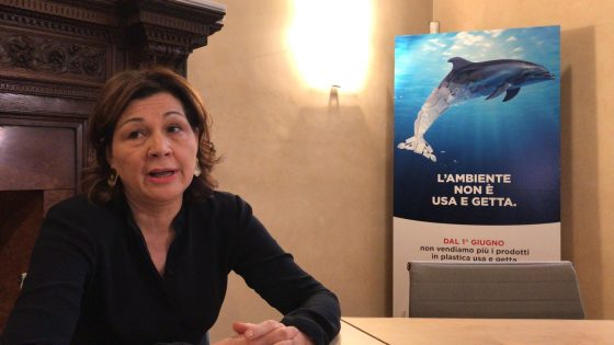 COOP: “Via dagli scaffali 1500ton di plastica mono uso”