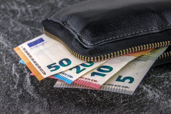 Reddito di cittadinanza: 17 ‘furbi’ a Arezzo, anche persone agli arresti