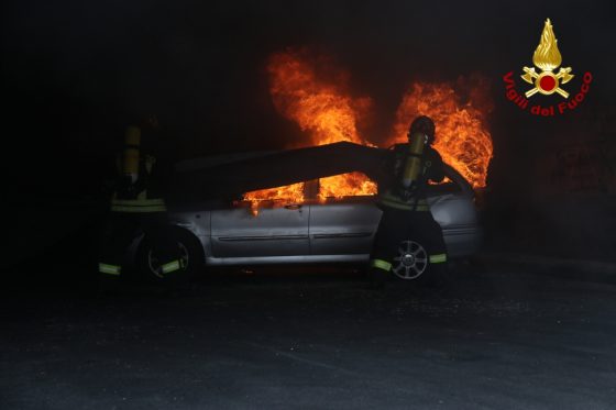 Auto si incendia nel senese, uomo muore carbonizzato