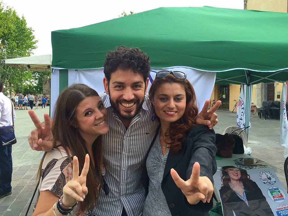 Andrea Barabotti, al centro, con la cocordinatrice regionale della Lega, Susanna Ceccardi, a destra, e la cosigliera regionale elisa Montemagni, a sinistra