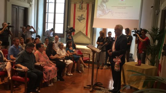 Consegnato il Gonfalone d’argento alla memoria di Lorenzo Orsetti