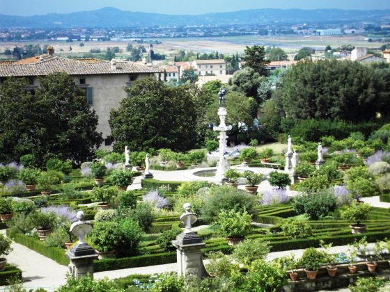 500 Cosimo Caterina: fontane accese nel giardino della Villa Medicea di Castello e della Grotta degli Animali