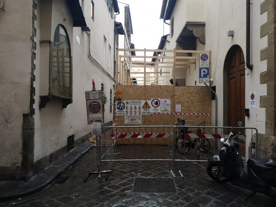 Oltrarno: un’intera  strada ‘sequestrata’ dal cantiere