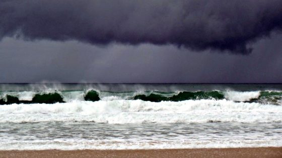 Vento e mareggiate, codice giallo esteso fino a domenica