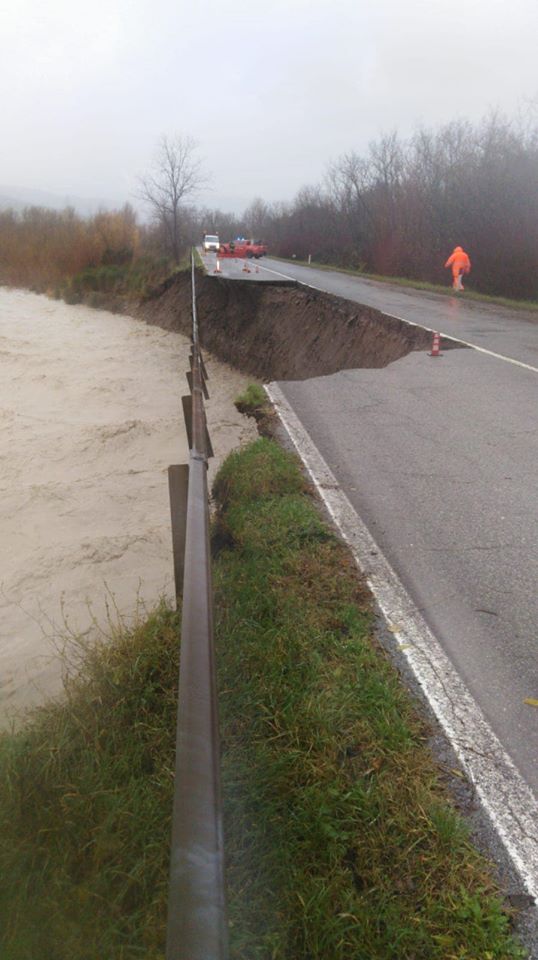 Maltempo: crolla tratto Cassia nel Senese, deciso proclamare stato emergenza per la zona
