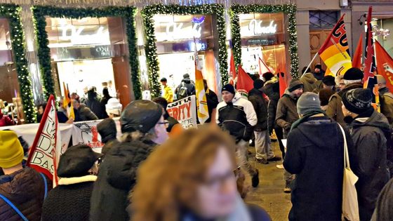 Presidio contro licenziamenti da Venchi in via Calzaiuoli