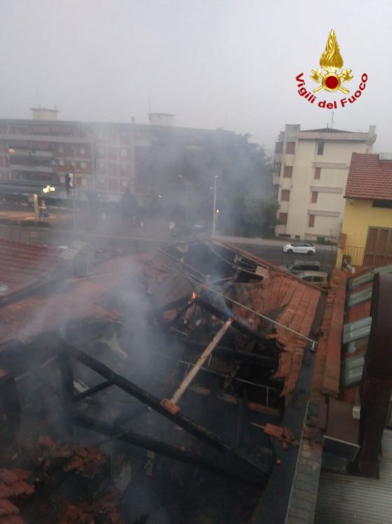 Prato: incendio in ristorante, chiusa strada