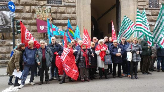 Toscana, il 17% degli anziani non è autosufficiente