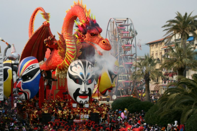 Il Carnevale di Viareggio festeggia 150 anni con 6 sfilate