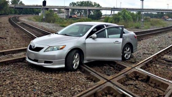 Auto su binari Empoli-Siena, treni fermi