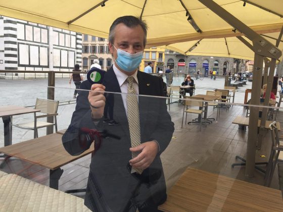 Scudieri riapre: metro in mano e caffè vista Duomo