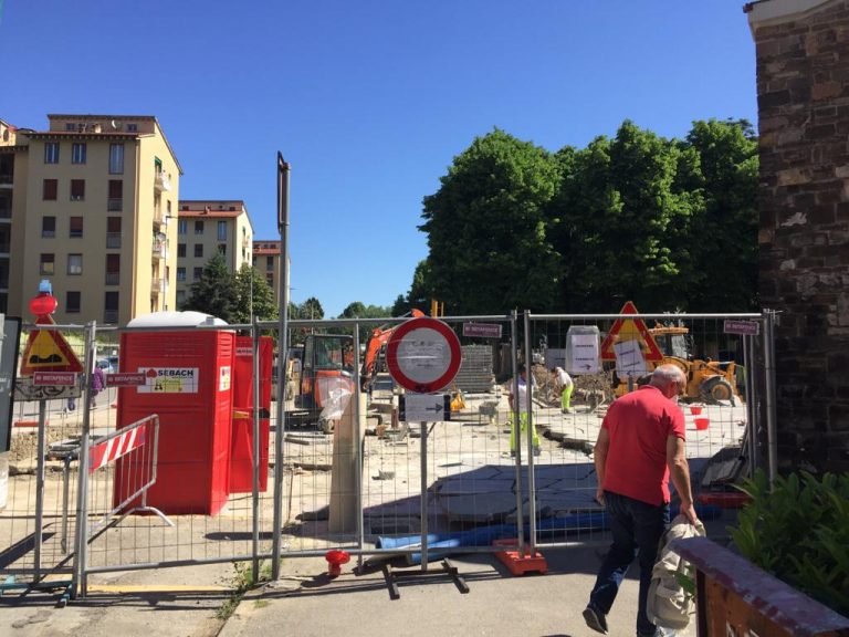Piazza dell’Isolotto: cantieri e mercato con i ritmi e rumori della normalita’