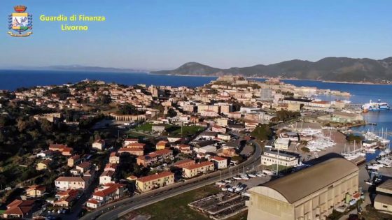 Saponi e cocaina, 8 arresti in blitz all’Elba