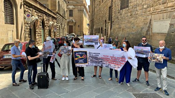 Sit-in di imprenditori delle strutture ricettive extra-alberghiere