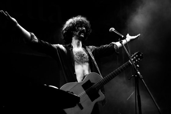 Andrea Laszlo De Simone in concerto per Fabbrica Europa