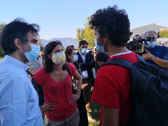 “La Toscana non si Lega” 350 sardine a Cascina contro ‘bufale’ Ceccardi