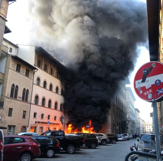 Rogo doloso motorini in centro Firenze, 2 minori denunciati