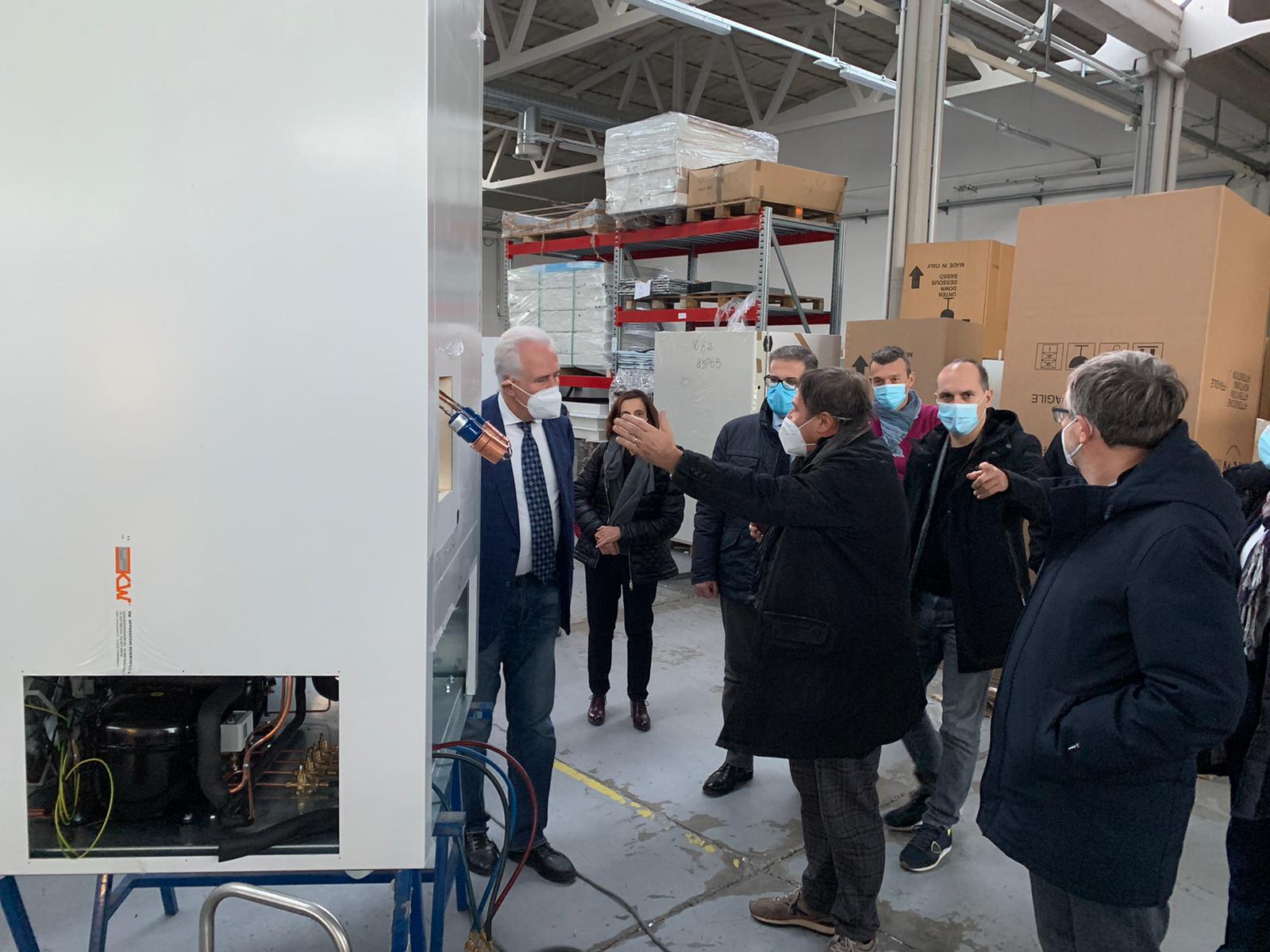 Covid: Giani visita azienda freezer, conserveranno vaccino a-70°C